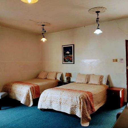 Hostal Benalcazar Quito Exterior photo