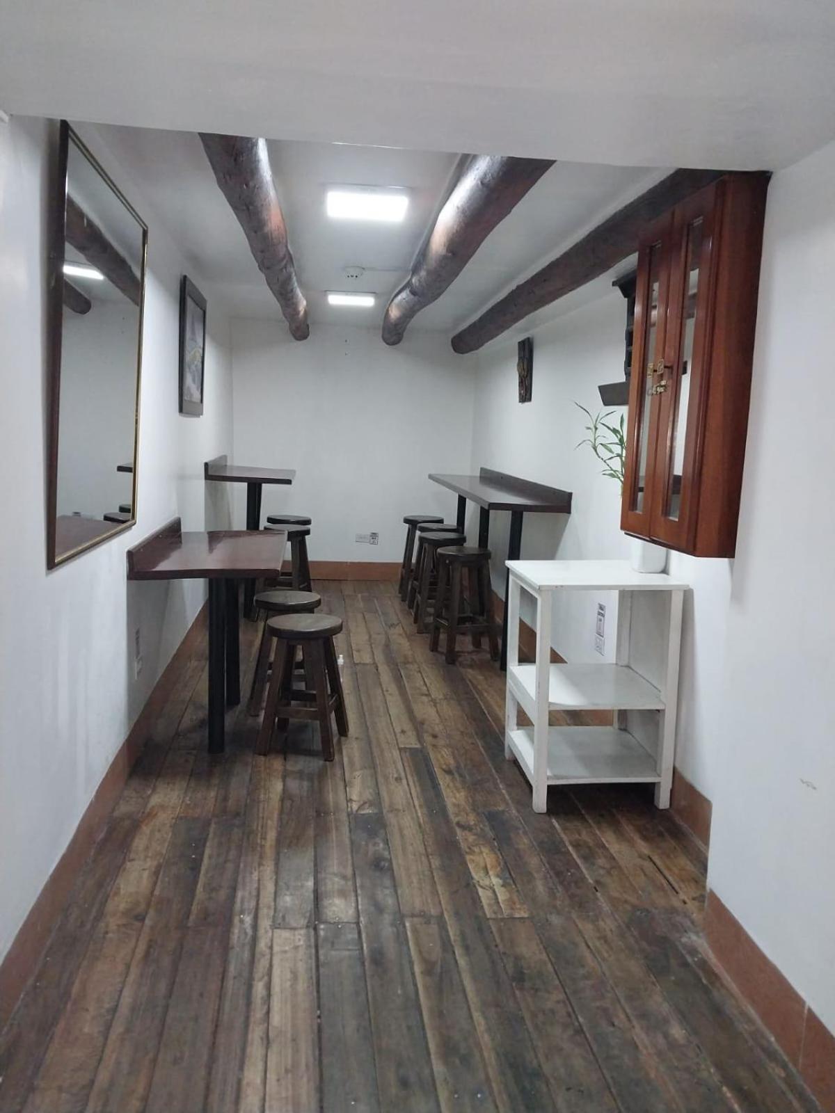 Hostal Benalcazar Quito Exterior photo